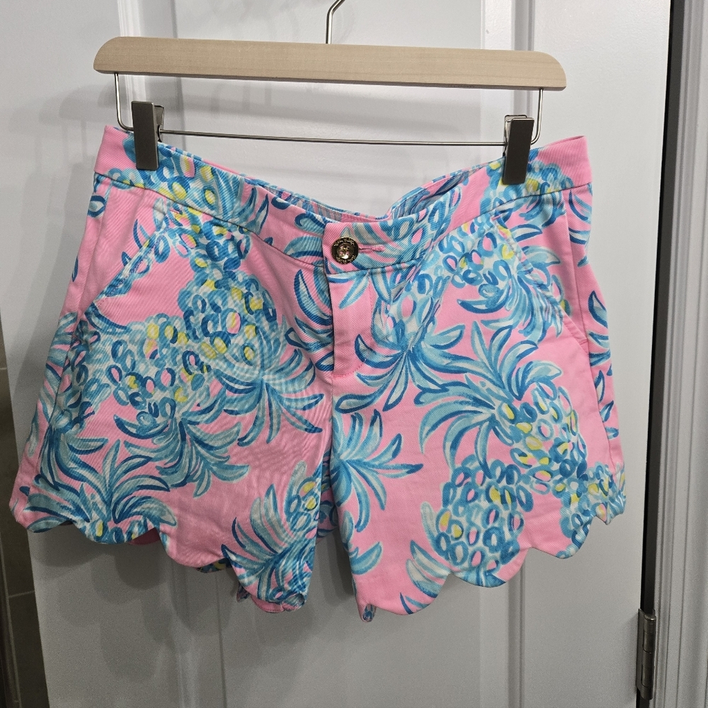 Lilly Pulitzer Shorts Bright Pink Beat buttercup resortwear beachy floral Size 8